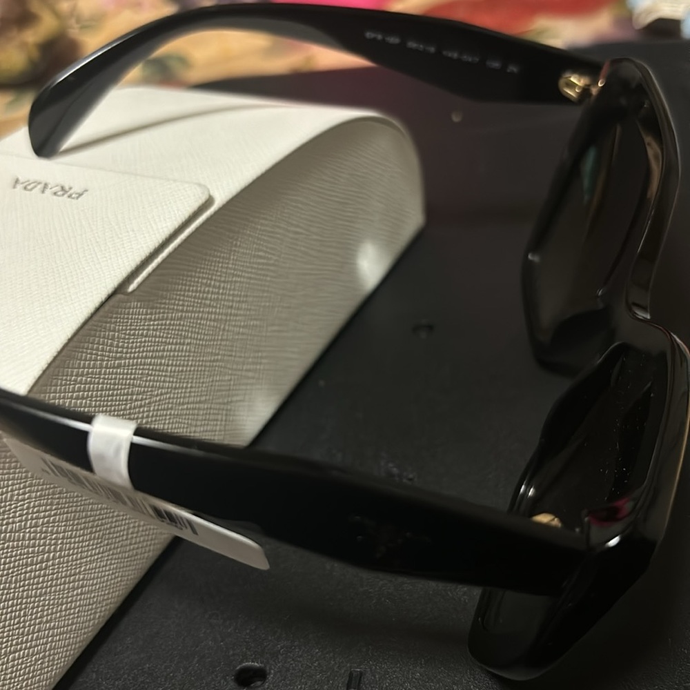 PRADA SUN GLASSES SPR16R - Picture 2 of 2